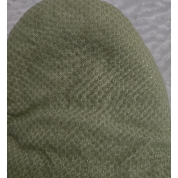 Martha Stewart Mini Oven Mitt with Daisies and Green Decor and Silicone Grip - Picture 6 of 10